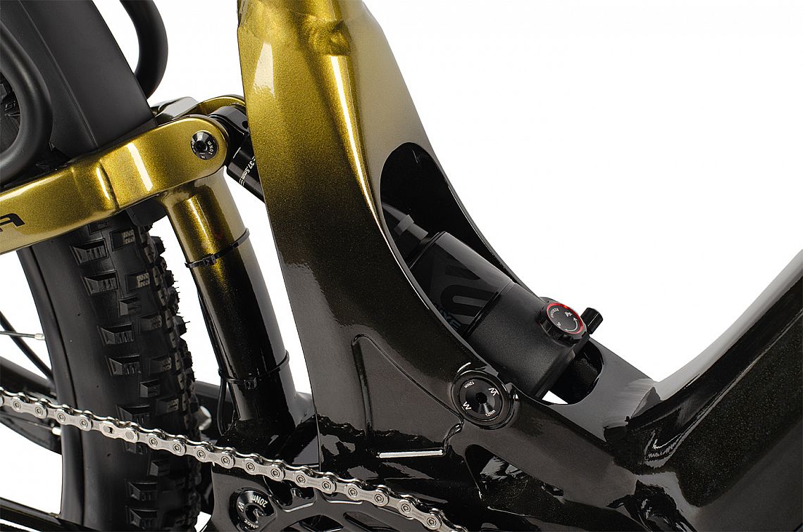 0cbcf4f0e20bf6086a2c0121a9bc28783847f607 Maxbike SAGA pearl gold 2026