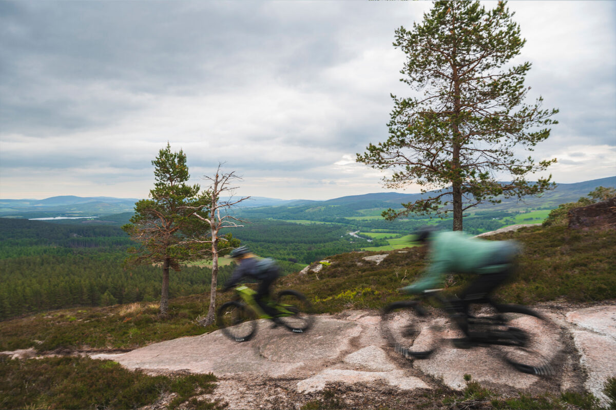 Merida ONE-FORTY 6000 oceľovomodrý(modrý/červený) 2023