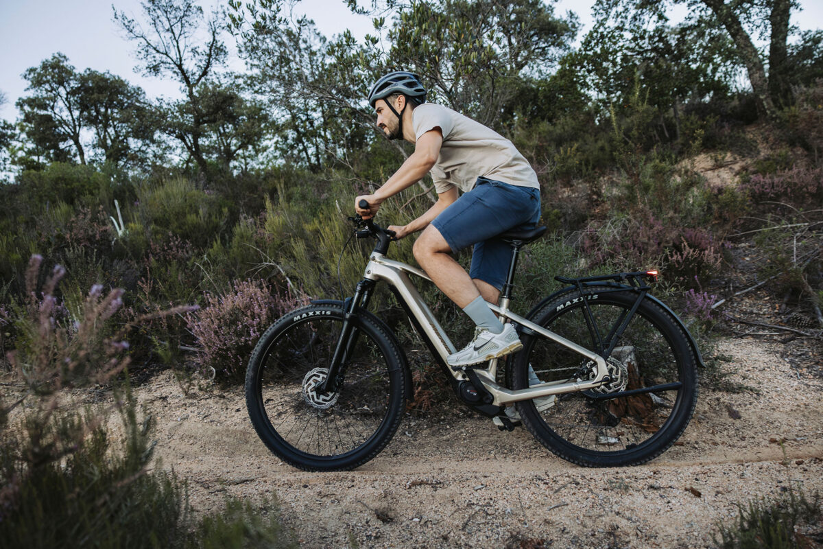 Merida eFLOAT CC 400 EQ LADY matný modrý(čierny) 2026